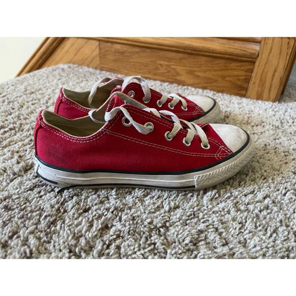 Converse unisex kids 2 red low tops - Picture 1 of 4